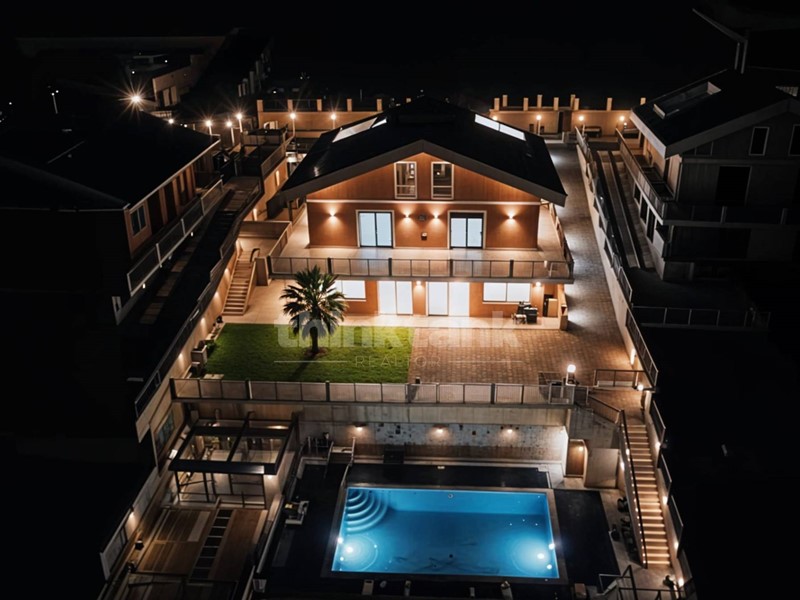 Villa in Vendita a Messina, 1'650'000€, 670 m²