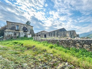 Rustico in Vendita a Calatabiano, 630'000€, 600 m²