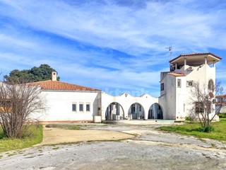 Villa in Vendita a Siracusa, 550'000&euro;, 500 m²