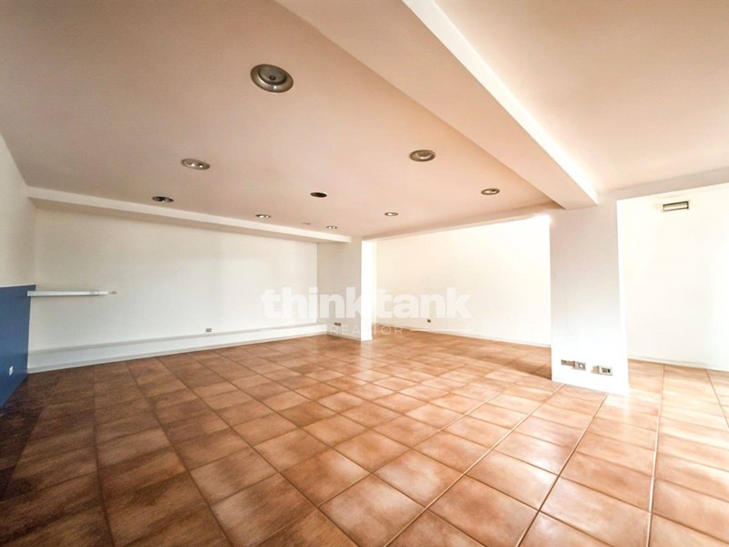 Immobile commerciale in Vendita a Tremestieri Etneo, 65'000€, 100 m²