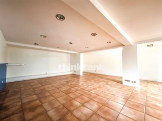 Immobile commerciale in Vendita a Tremestieri Etneo, 65'000€, 100 m²