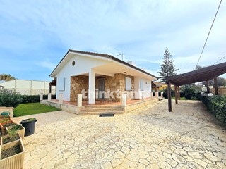 Villa in Vendita a Ispica, 255'000&euro;, 85 m²