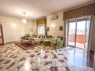 Appartamento in Vendita a Catania, 240'000&euro;, 130 m²
