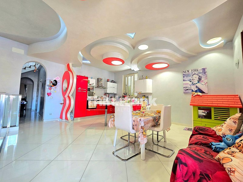 Casa Indipendente in Vendita a Avola, 198'000€, 145 m²