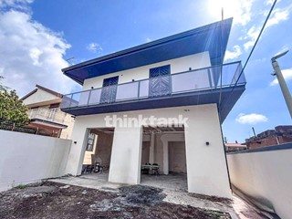 Casa Indipendente in Affitto a Sant'Agata li Battiati, 3'500€, 250 m²