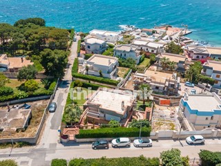 Villa in Vendita a Siracusa, 500'000&euro;, 170 m²