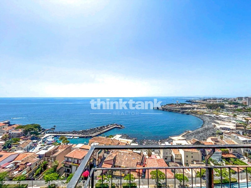 Appartamento in Vendita a Catania, 890'000&euro;, 225 m²