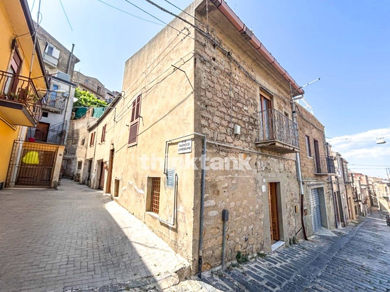 Villa in Vendita a Aidone, 25'000&euro;, 130 m²