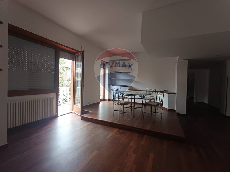 Quadrilocale in Vendita a Como, 499'000€, 137 m²