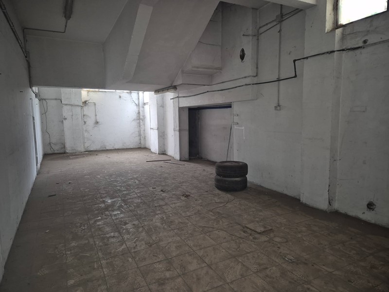 Immobile commerciale in Vendita a Roma, 79'000&euro;, 217 m²