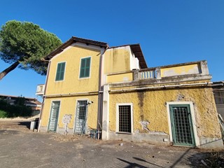 Appartamento in Vendita a Roma, 369'000&euro;, 190 m²
