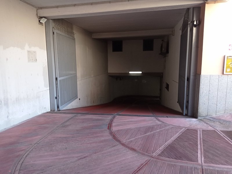 Immobile commerciale in Vendita a Frascati, 800'000&euro;, 785 m²