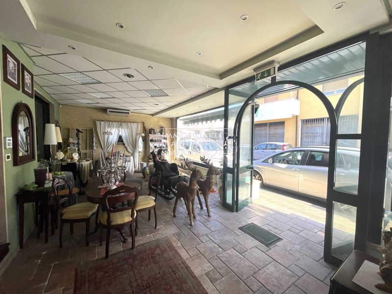 Negozio in Vendita a Viareggio, 360'000€, 370 m²