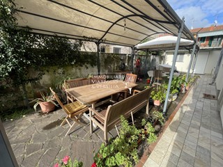 Casa Semi Indipendente in Vendita a Viareggio, 550'000€, 270 m²