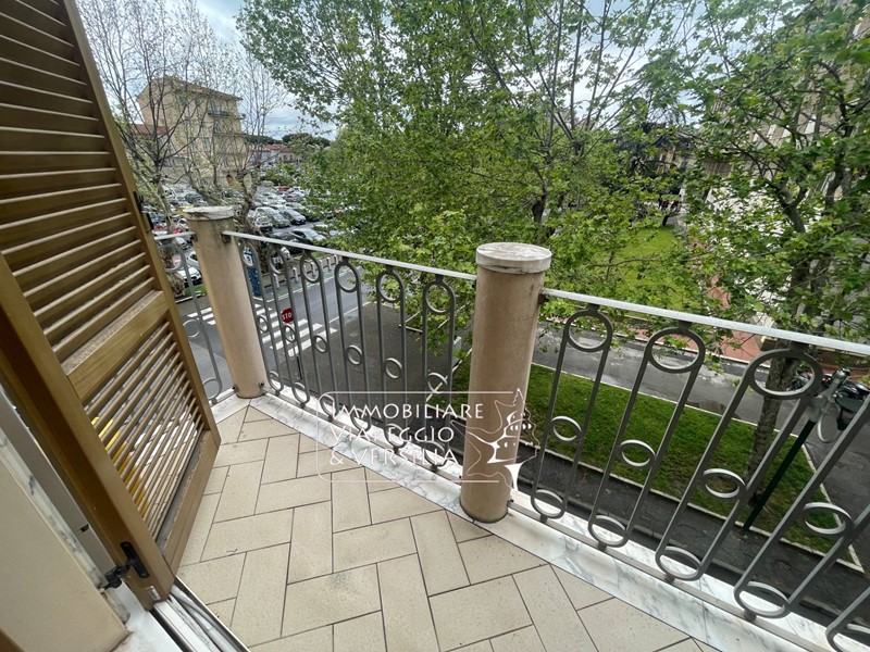 Capannone in Vendita a Viareggio, 650'000€, 190 m²