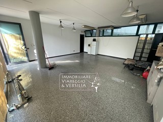 Immobile commerciale in Vendita a Viareggio, 120'000€, 95 m²