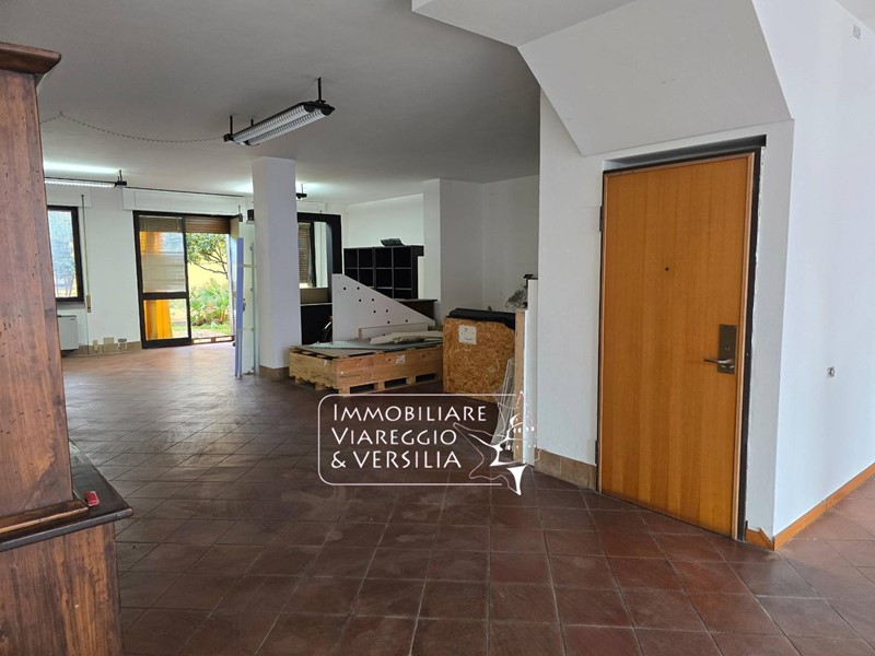 Laboratorio in Vendita a Viareggio, 175'000€, 125 m²