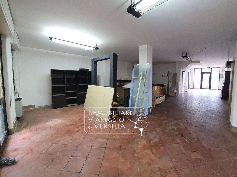 Laboratorio in Vendita a Viareggio, 295'000€, 258 m²