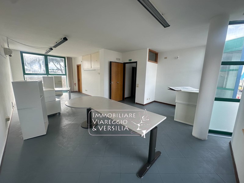 Capannone in Affitto a Viareggio, 1'000€, 40 m²