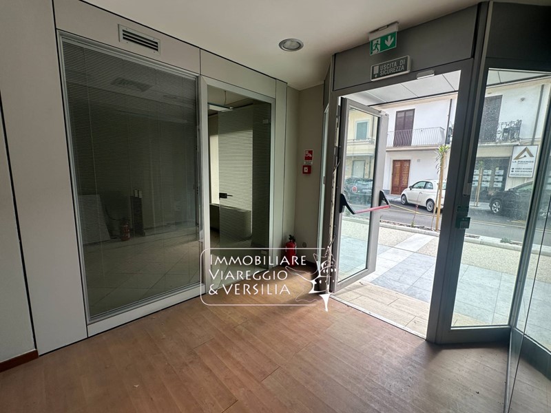 Capannone in Affitto a Viareggio, 3'000€, 160 m²