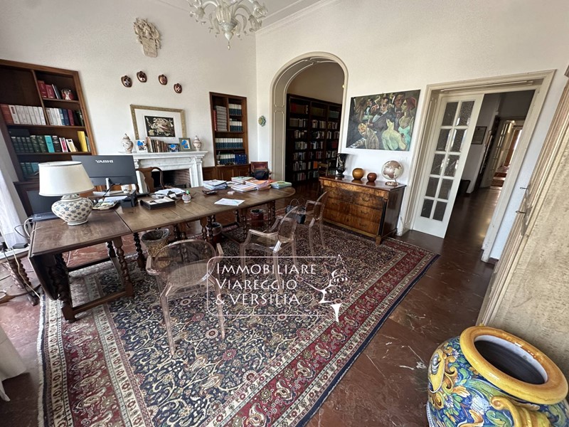 Appartamento in Vendita a Viareggio, 1'600'000€, 240 m²