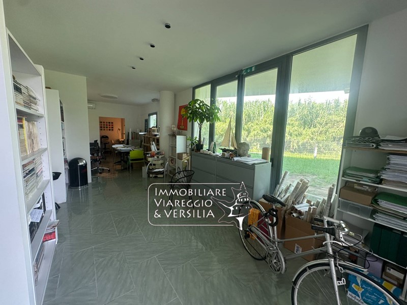 Capannone in Vendita a Camaiore, 100'000&euro;, 85 m²