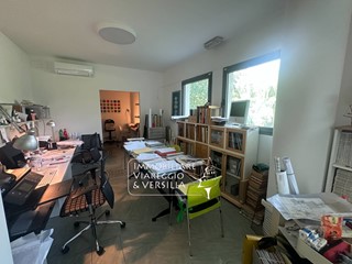 Capannone in Vendita a Camaiore, 100'000&euro;, 85 m²