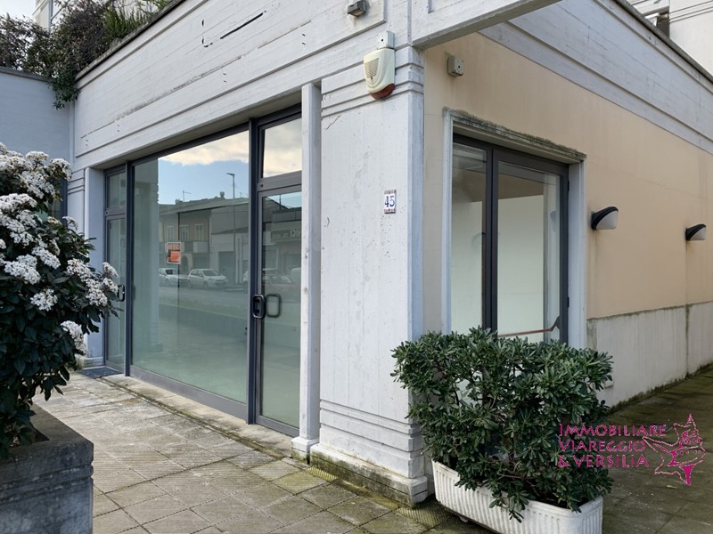 Negozio in Vendita a Viareggio, 150'000€, 90 m²