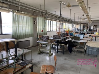 Magazzino in Vendita a Massarosa, 190'000€, 400 m²