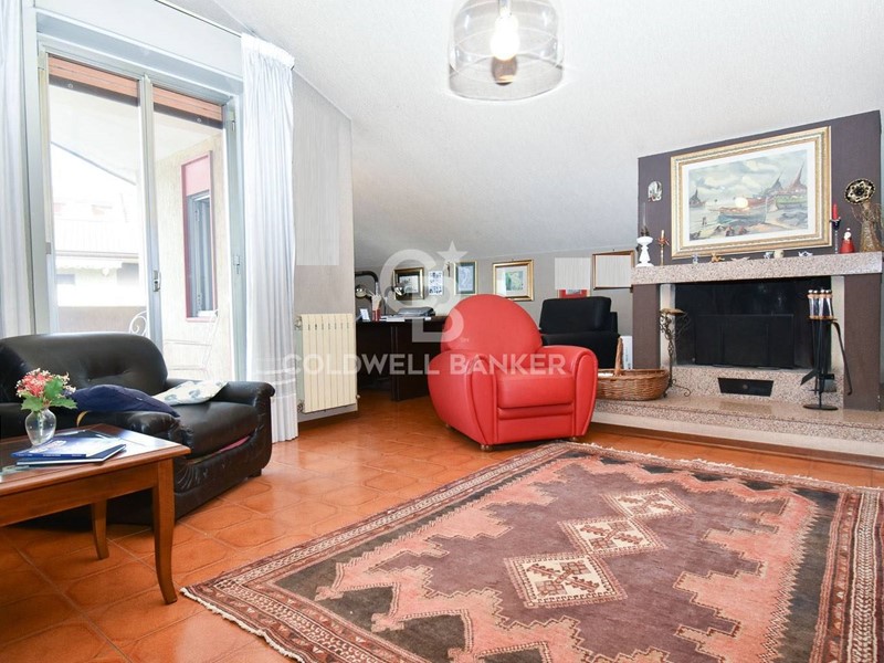 Attico in Vendita a San Gregorio di Catania, 330'000€, 202 m², con Box