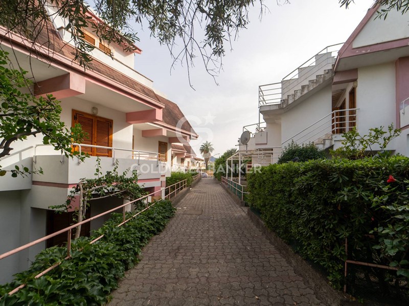 Trilocale in Vendita a Letojanni, 100'000€, 60 m²