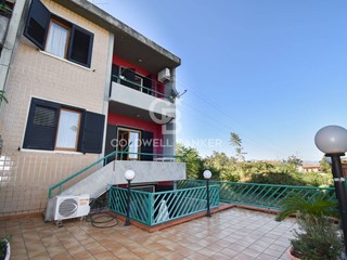 Villetta a schiera in Vendita a Giarre, 204'000€, 190 m²