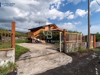 Villa in Vendita a Zafferana Etnea, 168'000&euro;, 100 m²