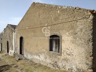 Magazzino in Vendita a Giarre, 32'000€, 200 m²