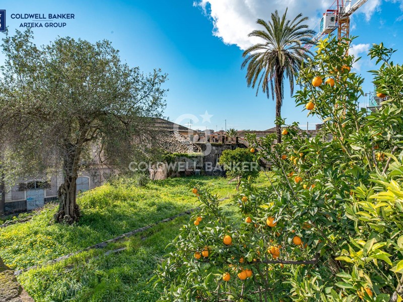 Casa Indipendente in Vendita a Acireale, 480'000€, 555 m²