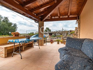 Villa in Vendita a Caltagirone, 99'000€, 77 m²