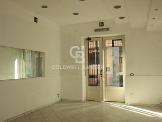 Negozio in Affitto a Acireale, 490€, 90 m²