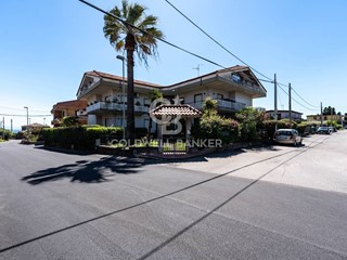 Quadrilocale in Vendita a Giarre, 49'000€, 120 m²