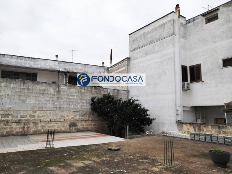 Rustico in Vendita a San Pietro in Lama, 95'000€, 250 m²