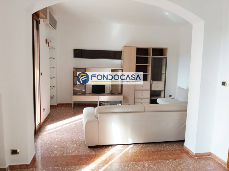 Quadrilocale in Vendita a Lecce, 169'000€, 150 m²