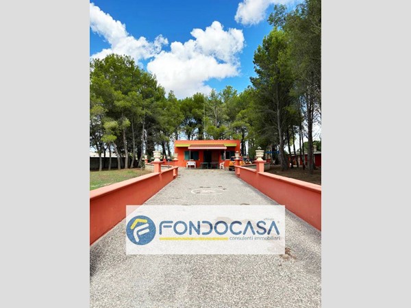 Villa in Vendita a Spongano, 130'000€, 2578 m²