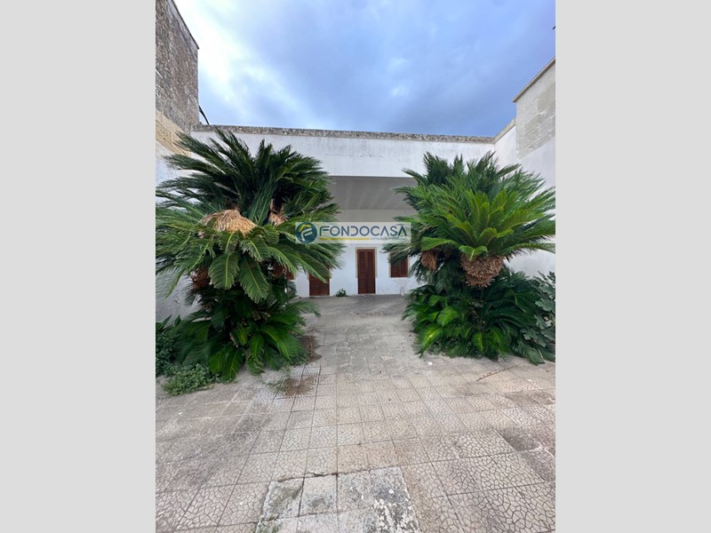 Casa Semi Indipendente in Vendita a Zollino, 38'000€, 250 m²