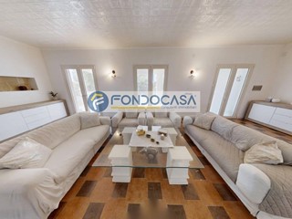 Villa in Vendita a Copertino, 310'000€, 268 m²