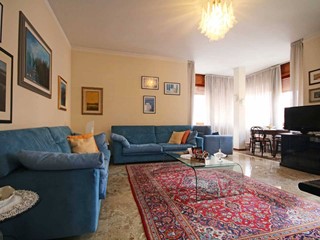 Appartamento in Vendita a Parma, 350'000€, 135 m²