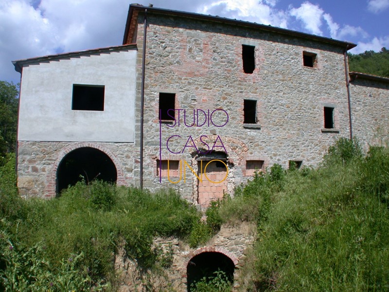 Rustico in Vendita a Bucine, 420'000€, 400 m²