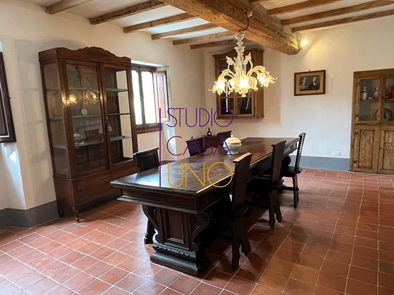 Appartamento in Vendita a Bucine, 210'000€, 350 m²