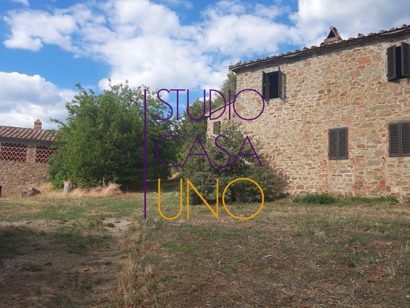 Attività commerciale in Vendita a Bucine, 995'000€, 370 m²