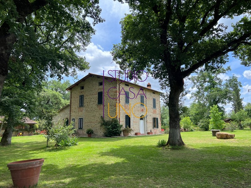 Rustico in Vendita a Bucine, 700'000€, 410 m²