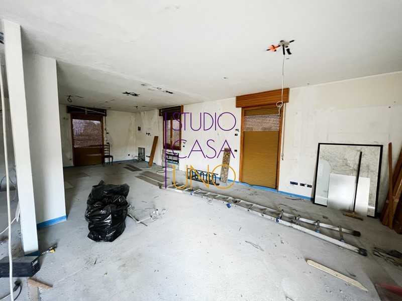 Capannone in Vendita a San Giovanni Valdarno, 345'000€, 570 m²