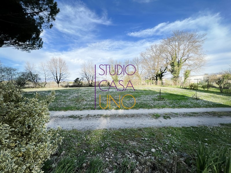 Casa Indipendente in Vendita a Bucine, 420'000€, 220 m²